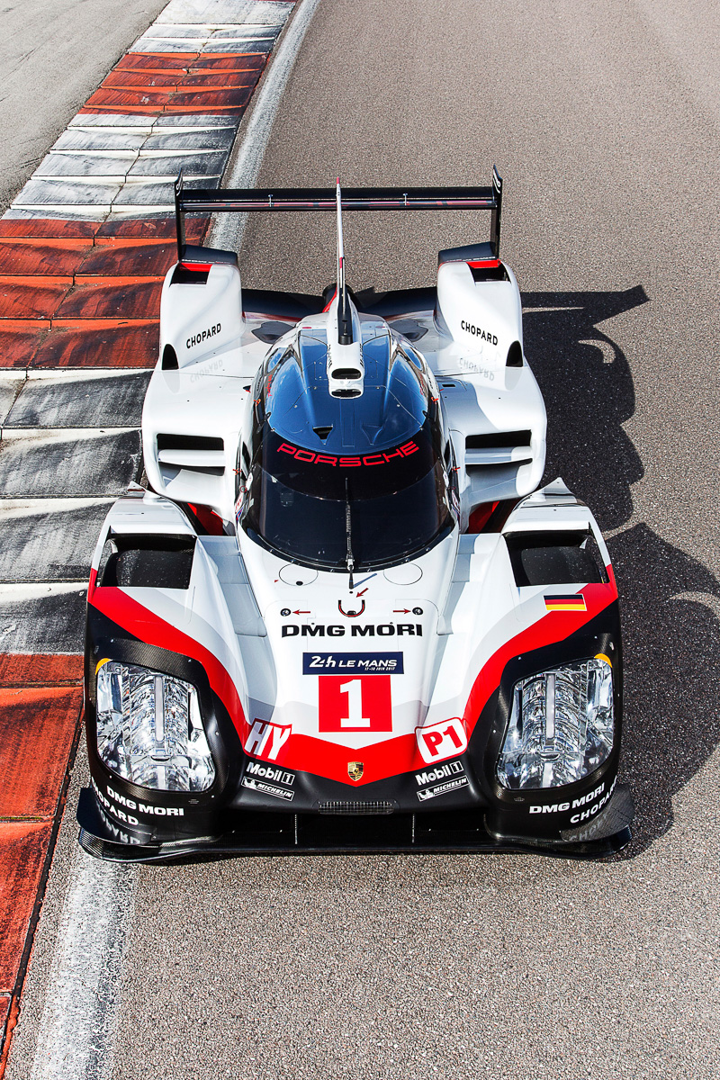 カーボンファイバー素材のモノコックをキャリーオーバーしつつ、60～70％のコンポーネントを新開発