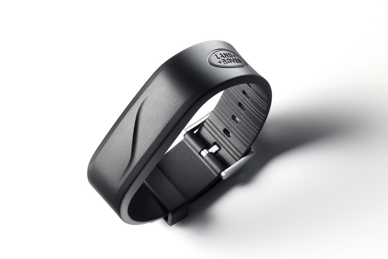 ジャガーモデルなどでも採用されている「リストバンド型アクティビティキー」をランドローバーモデルで初導入