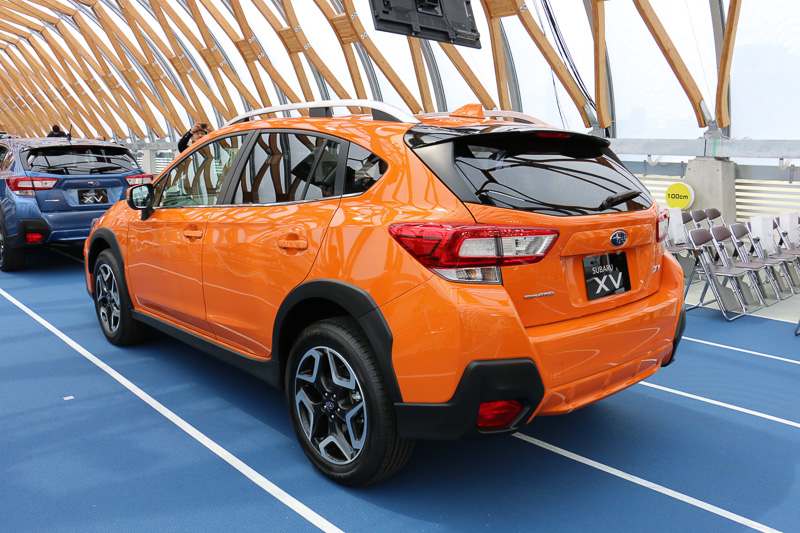 2.0i-S EyeSight（サンシャイン・オレンジ）