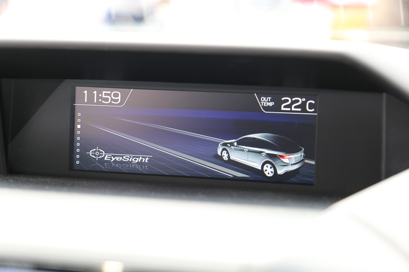 センターコンソール上部に設置される「マルチインフォメーションディスプレイ」の表示内容