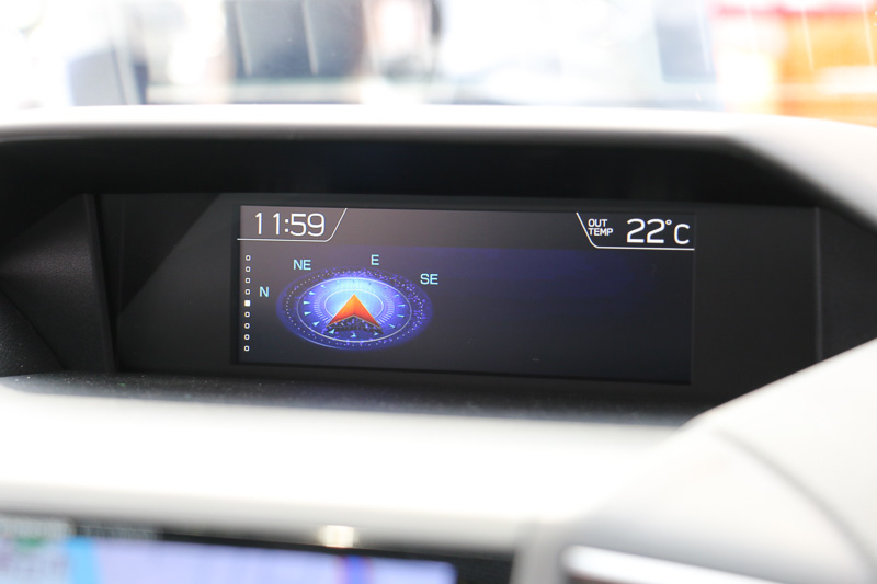 センターコンソール上部に設置される「マルチインフォメーションディスプレイ」の表示内容