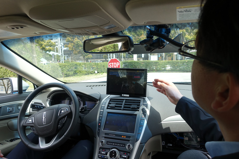 自動運転中の室内