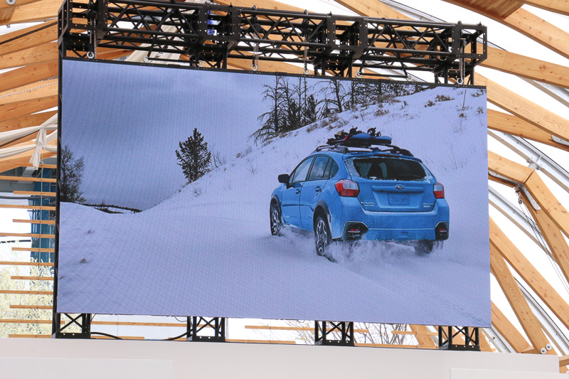 先代XVは、自転車やスキーを積んでアウトドアレジャーに向かうユーザーも多く、本格SUVとしての性能が求められていると分析