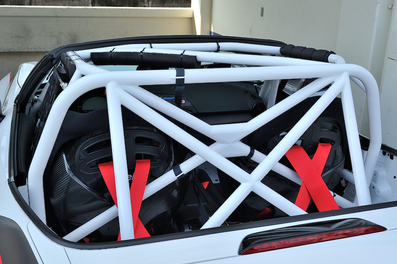 Long Road Racing製ロールケージ