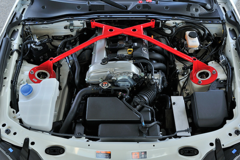 直列4気筒DOHC 2.0リッターエンジンは最高出力155HP（157PS）/6000rpm、最大トルク148lb-ft（201Nm）/4600rpmを発生