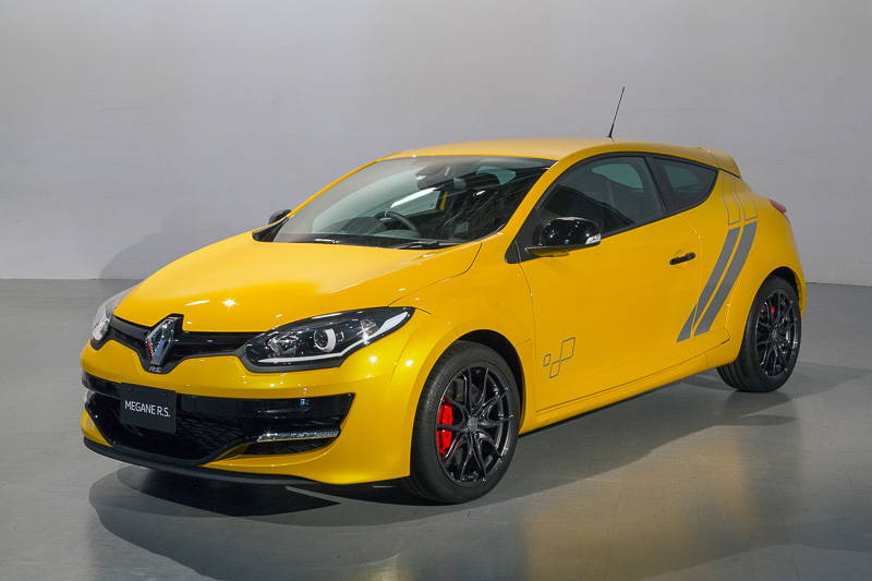 メガーヌ ルノー・スポール273 パックスポールの販売台数は全国20台限定で、抽選による販売となる。価格は419万円