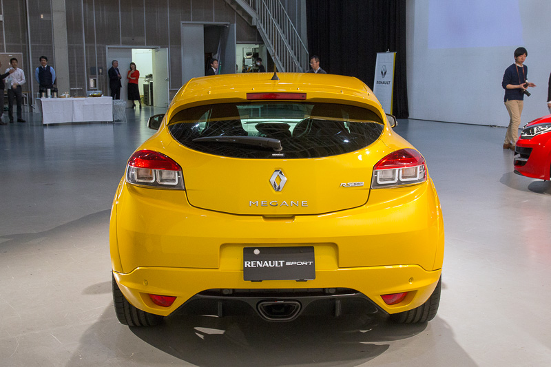 メガーヌ ルノー・スポール 273 パックスポール。ボディカラーはジョン シリウスM