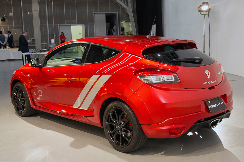 メガーヌ ルノー・スポール 273 ファイナルエディション。ボディカラーはルージュフラムM。この色はパックスポールにも設定されている