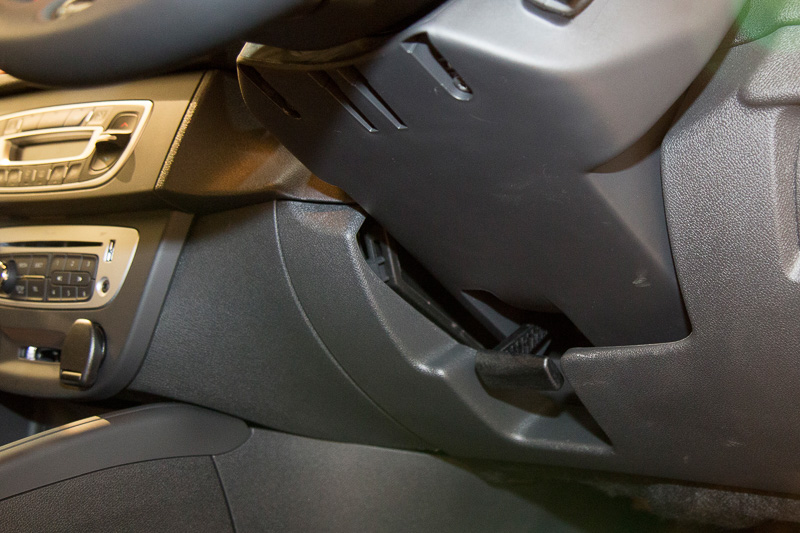 ステアリングはチルト機構付き