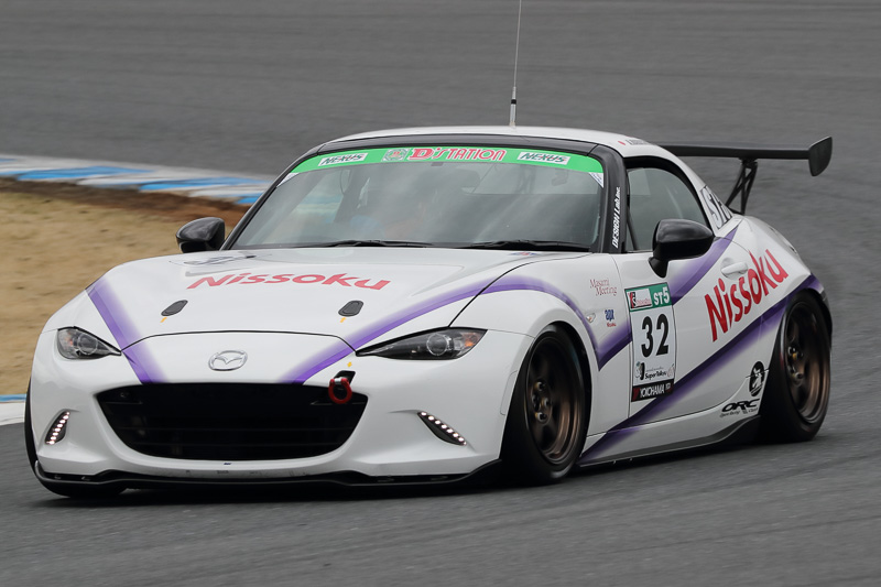 8位　No.32　Nissoku ND ROADSTER（MAZDA ROADSTER）原嶋昭弘/岡原達也/飯沼章妃