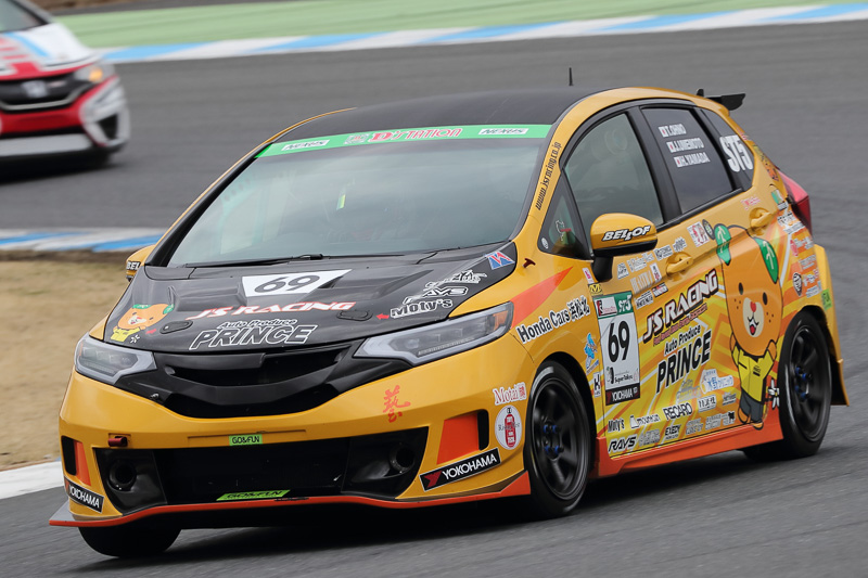 10位　No.69　J'S RACINGホンダカーズ浜松北みきゃんFIT（HONDA FIT 3 RS）大野尊久/梅本淳一/山田秀明
