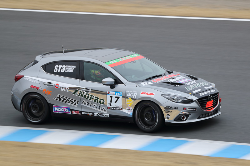 9位　No.17　DXLアラゴスタNOPROアクセラSKY-D（MAZDA AXELA Diesel Turbo）谷川達也/野上達也/野上敏彦