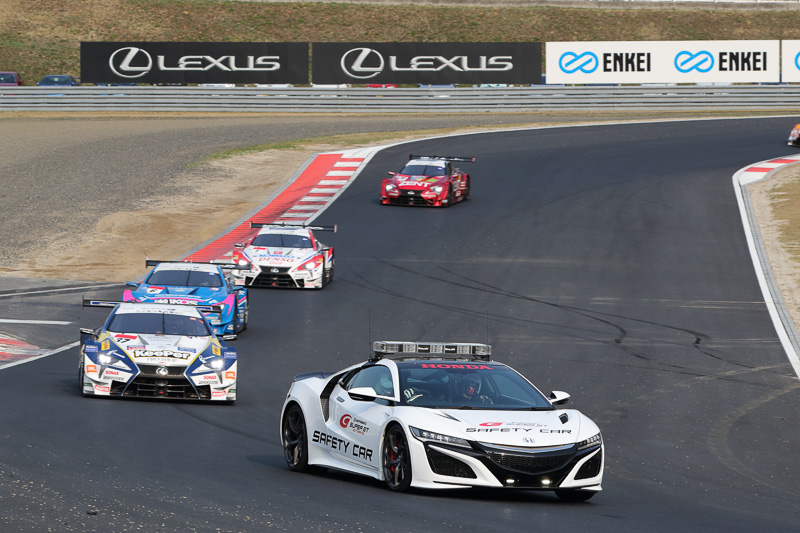 何度もセーフティカーが入る荒れたレースとなった