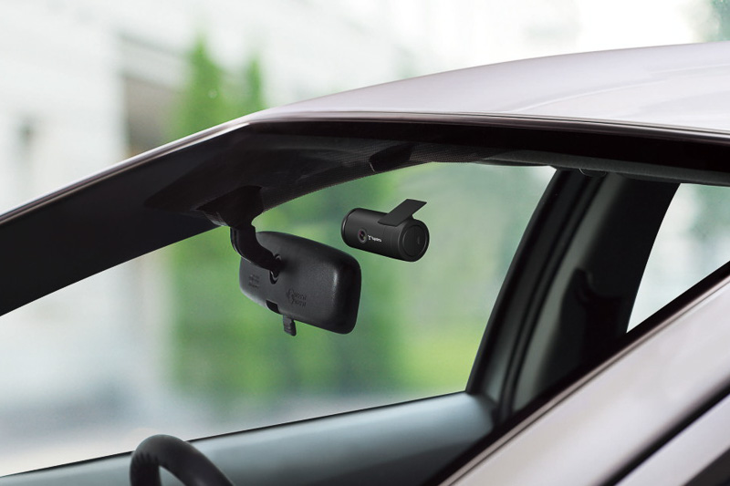 ユピテルの特許取得技術「スマートビュー」タイプ採用の「DRY-SV50c」装着イメージ