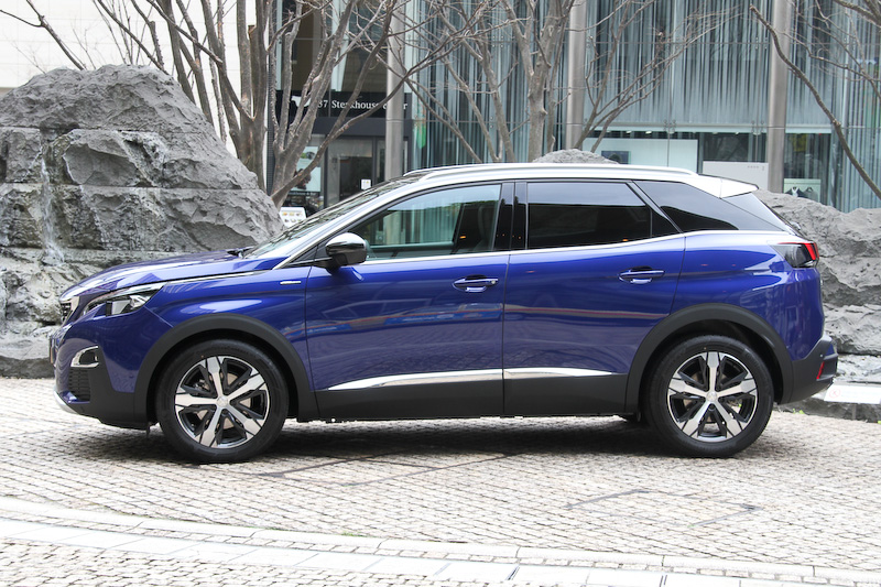 日本市場導入に合わせて装備を充実させた180台限定車「3008 GT Line DEBUT EDITION」。価格は400万円