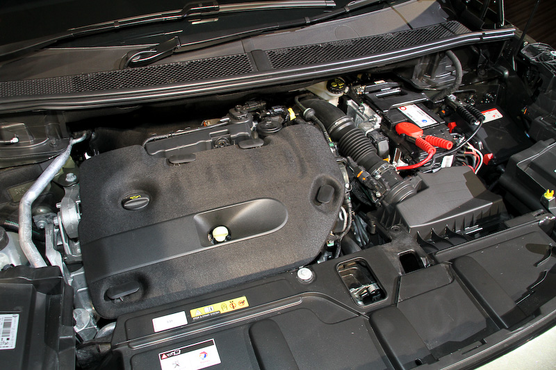 2.0リッターディーゼルエンジンは最高出力133kW（180PS）/3750rpm、最大トルク400Nm/2000rpmを発生