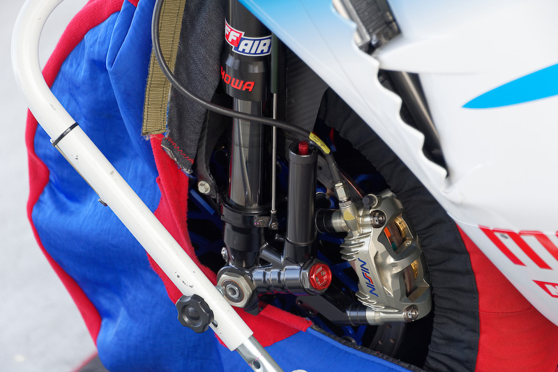 フロントサスペンションは神電 六専用品と言ってもいい「SFF-Air」