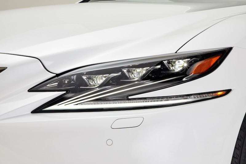 LS500“F SPORT”のエクステリアデザイン