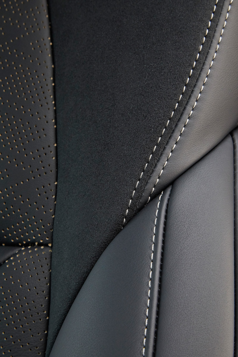 LS500“F SPORT”のインテリア