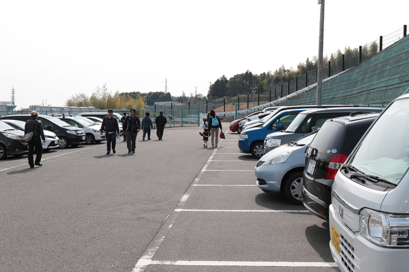 Bパドックを抜ける