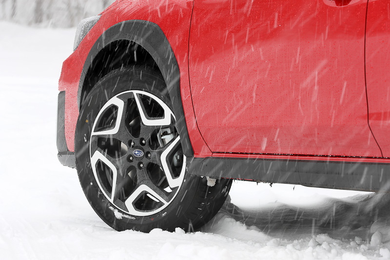 新型「XV」の各部。樹脂製パーツを各所に使うことでアクティブなイメージを表現。実際の使い勝手もよさそうだった