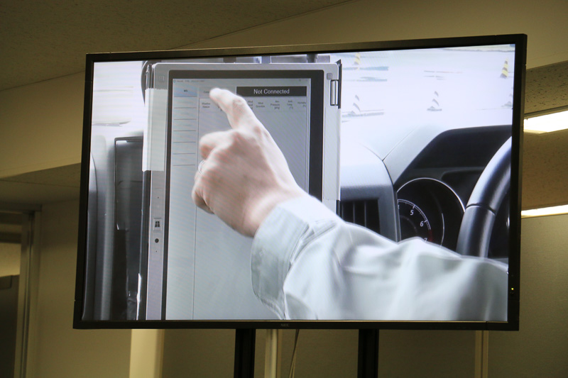 タッチパネルディスプレイを使ってコース側の無線LANと接続