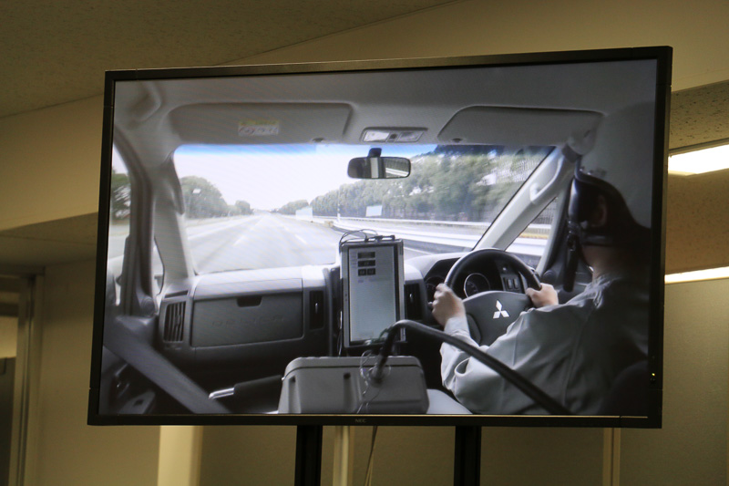 自動化システムを搭載した車両で惰行法を計測するテスト走行を実施