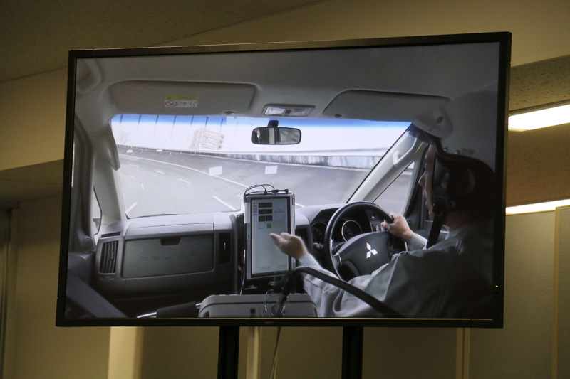 自動化システムを搭載した車両で惰行法を計測するテスト走行を実施