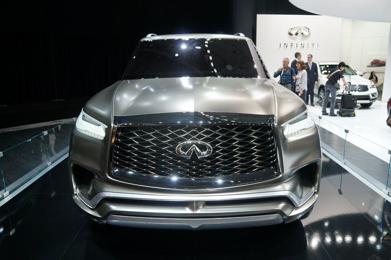 インフィニティ「QX80 Monograph」