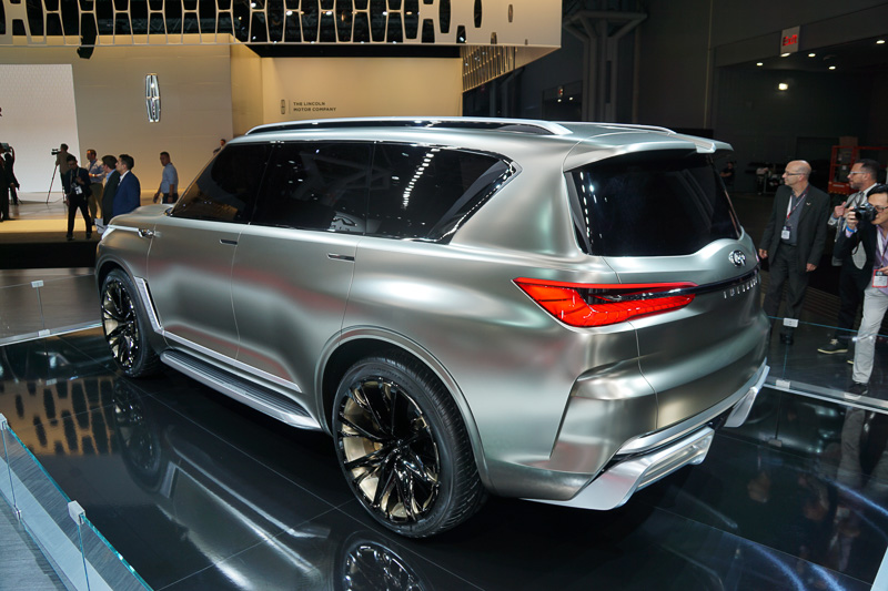 インフィニティ「QX80 Monograph」