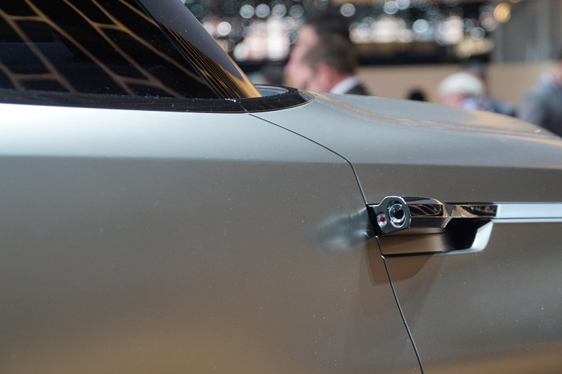 インフィニティ「QX80 Monograph」