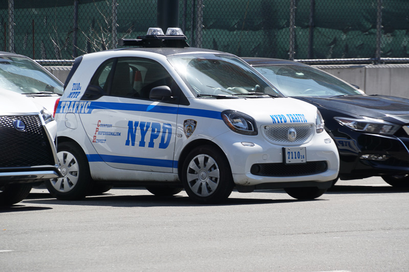 ニューヨークではスマートの警察車両も見かけた