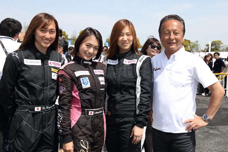 関谷正徳氏がプロデュースし、女性レーサーだけで争われる「競争女子選手権」