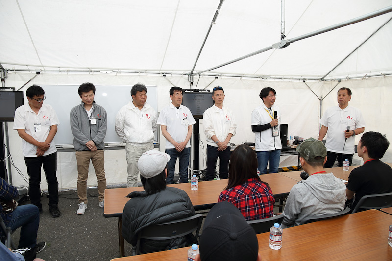 講習はインストラクターの自己紹介から始まる。その顔ぶれはさまざまな自動車媒体で執筆するお馴染みのAJAJ会員だ