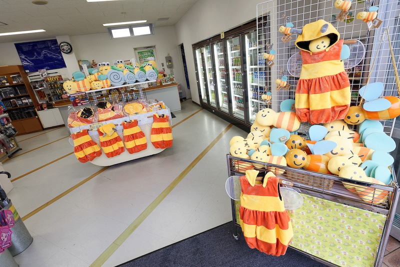 小学生以下の子供が身につければ、8名が入園無料になる「なりきりプッチハッチ」（3980円）が販売中