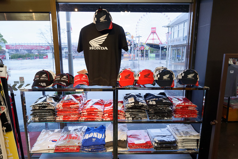 2輪のHonda Racingのグッズは通年で人気が高いという