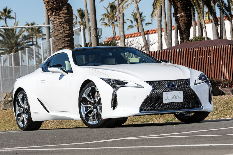 ハイブリッドモデルの「LC500h」