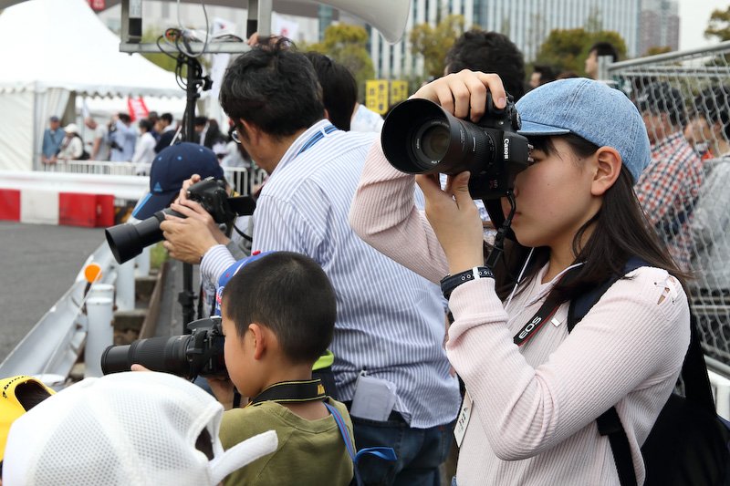 コースサイドで行なわれたジュニアフォトスクールの模様