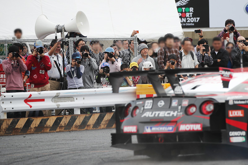 コースサイドで行なわれたジュニアフォトスクールの模様