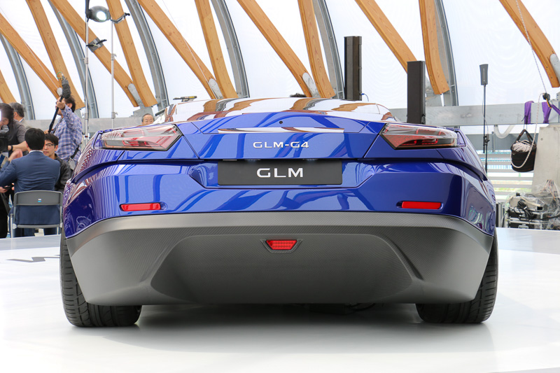 今回の日本初公開では内外装やスペックなどについて紹介されたが、ボンネットフードの内部などについては公開されなかった