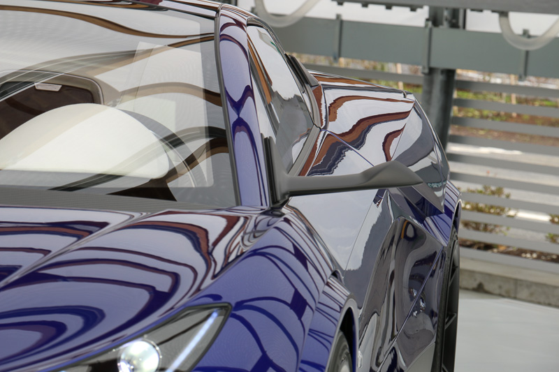 コンパクトで薄型のドアミラーはカメラを使ったものとなっている。量産モデルの仕様は今後検討していくとのこと