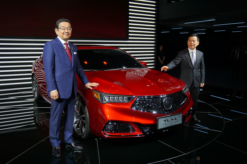 オート上海2017で世界初公開された「アキュラ TLX-L プロトタイプ」