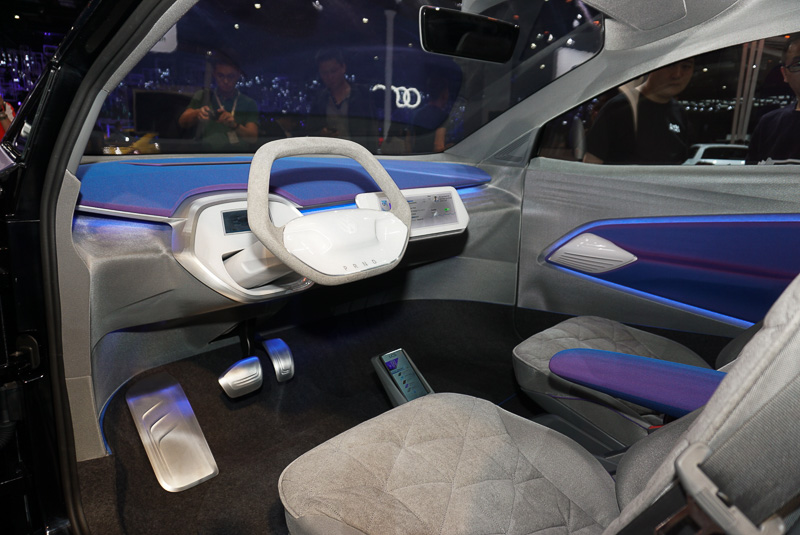 「モジュラーエレクトリックドライブマトリクス（MEB）」の採用で駆動系モジュールがコンパクト化されており、広々としたキャビンスペースを手に入れている