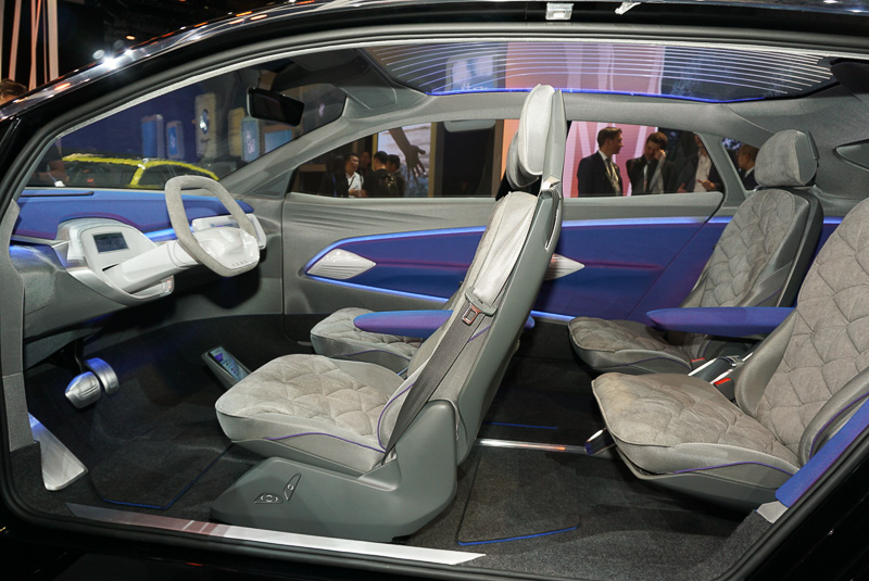 「モジュラーエレクトリックドライブマトリクス（MEB）」の採用で駆動系モジュールがコンパクト化されており、広々としたキャビンスペースを手に入れている