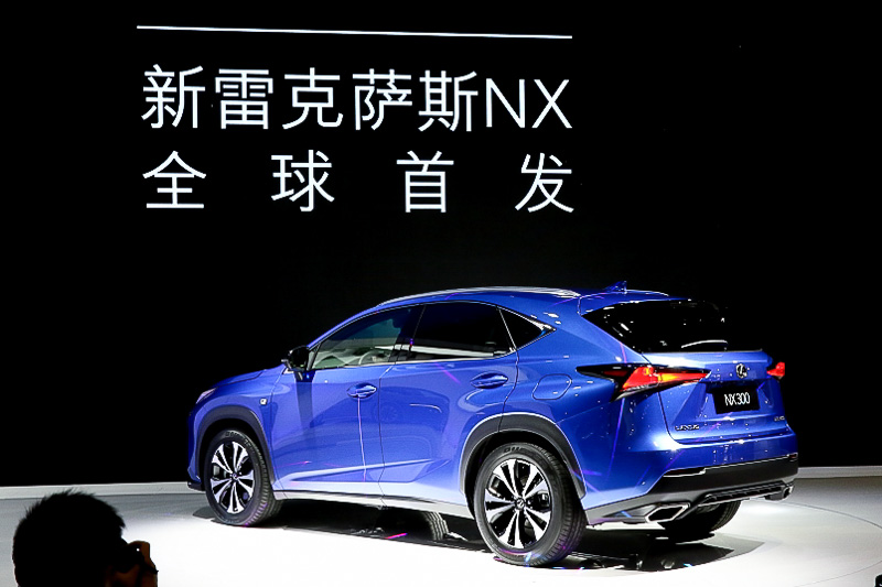 プレスカンファレンスで初披露される新型NX
