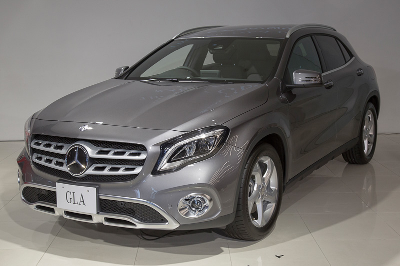新たに設定された「GLA 220 4MATIC」。ボディサイズ（欧州参考値）は4424×1804×1494mm（全長×全幅×全高）。このモデルのみ発売は9月以降となる