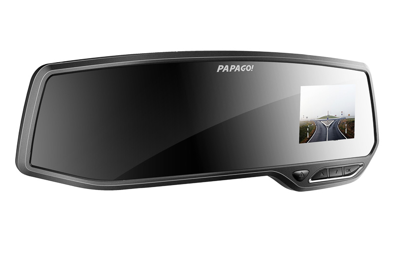 運転席から見やすい右側に2.7インチのTFT液晶モニターを搭載