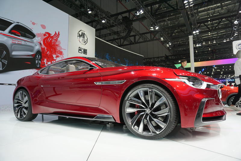 SAIC MOTOR（上海気車）が展示したMGブランドの電気自動車スポーツカー「MG E-モーションコンセプト」