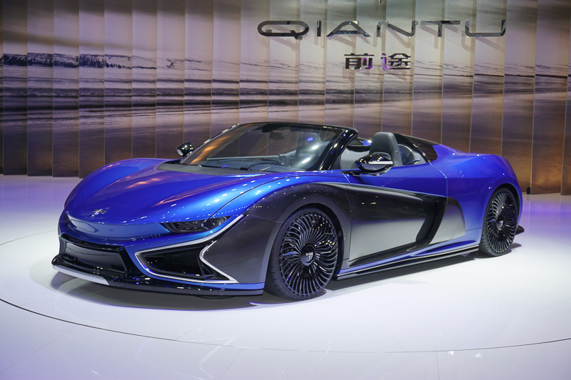 QIANTUブランドのスポーツカー