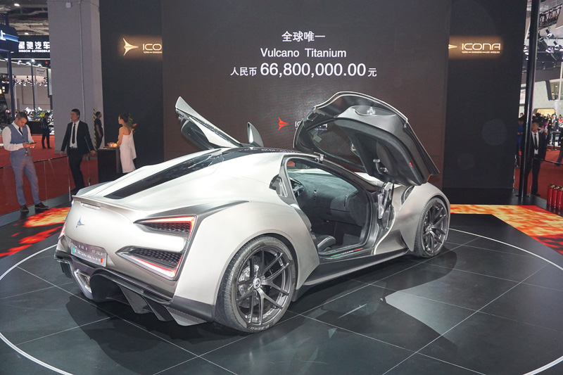 イタリアのICONAは世界初のチタンカー「Icona Vulcano」を展示